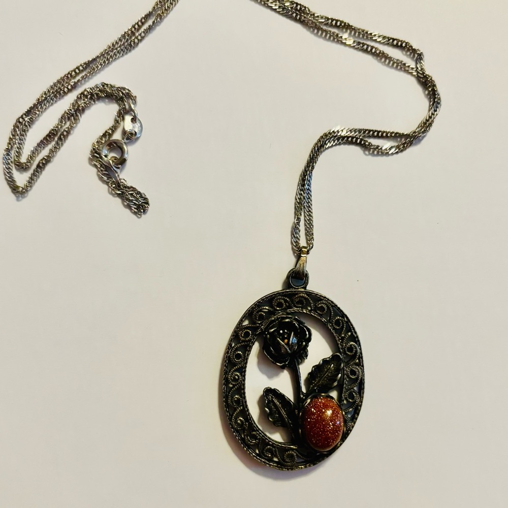 💗💗💗Vintage estate sale Black Rose Pendant Necklace Orange Gemstone (untested). - Picture 2 of 3